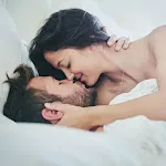 Romantic Kiss GIFs icon